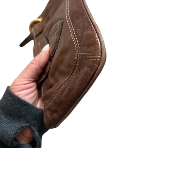 Elegant Brown Leather Wristlet with Crown Accent - Picture 5 of 6